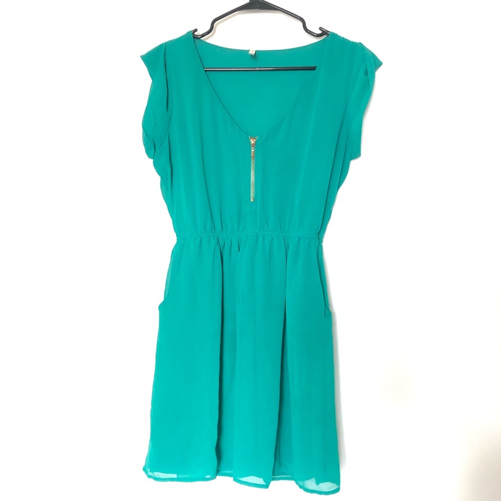 Stradivarius green dress